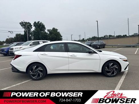 Used 2025 Hyundai Elantra SEL w/ Cargo Package FWD image 8