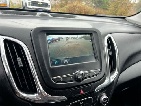 Used 2018 Chevrolet Equinox LT image 14