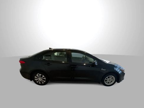 Used 2021 Toyota Corolla LE w/ Carpet Mat Package (TMS) image 9