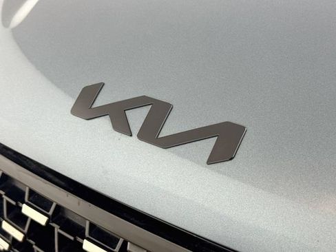 Used 2025 Kia Carnival SX Prestige FWD image 28