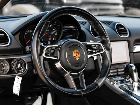 Used 2017 Porsche 718 Cayman RWD image 13
