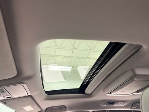 Used 2023 Honda Odyssey Touring image 18