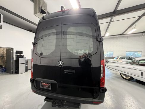 Used 2022 Mercedes-Benz Sprinter 2500 image 6