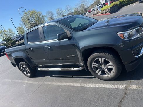 Used 2017 Chevrolet Colorado LT w/ LT Convenience Package image 3