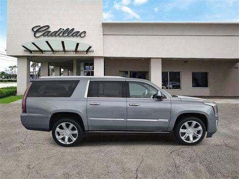 Used 2020 Cadillac Escalade ESV Premium Luxury image 6