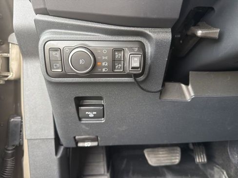 Used 2025 Ford Bronco Outer Banks AWD/4WD image 14
