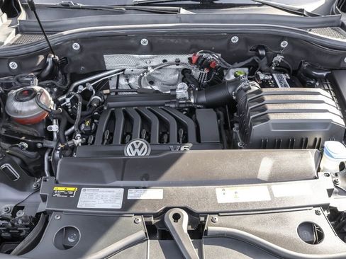 Used 2021 Volkswagen Atlas SE image 40