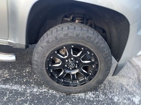 Used 2015 GMC Canyon SLE w/ SLE Convenience Package image 2