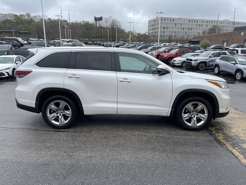Used 2015 Toyota Highlander Limited w/ Driver Technology Package FWD image 7