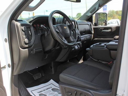 Used 2025 Chevrolet Silverado 2500 Custom w/ Custom Value Package AWD/4WD image 24