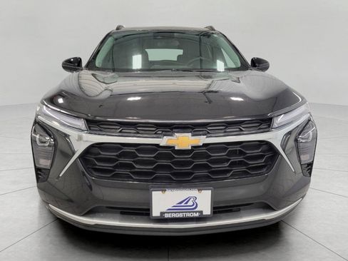 Used 2025 Chevrolet Trax LT w/ LT Convenience Package image 14