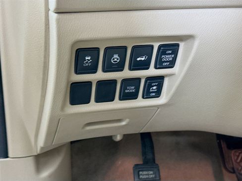 Used 2014 Nissan Pathfinder Platinum w/ Platinum Premium Package FWD image 16