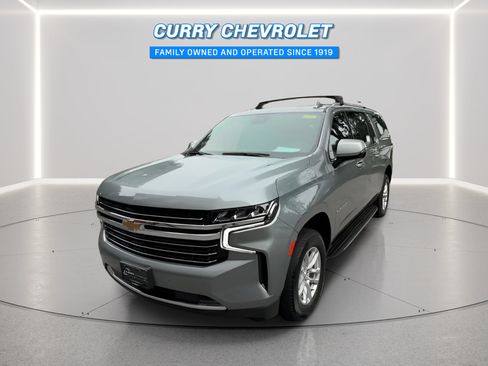 Used 2023 Chevrolet Suburban LT w/ Luxury Package AWD/4WD image 6