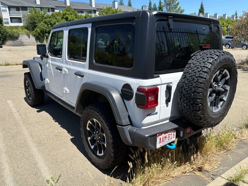 Used 2024 Jeep Wrangler Unlimited Rubicon 4xe AWD/4WD image 4
