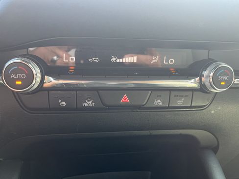 Used 2023 MAZDA MAZDA3 s FWD image 24