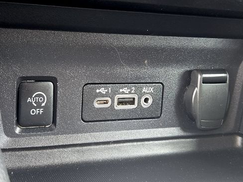Used 2024 Nissan Sentra SV FWD image 24