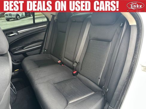 Used 2021 Chrysler 300 Touring w/ Sport Appearance Package RWD image 17