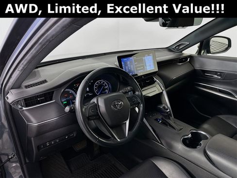 Used 2021 Toyota Venza Limited image 10