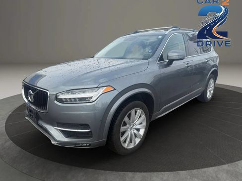 Used 2019 Volvo XC90 T5 Momentum w/ Multimedia Package AWD/4WD image 10