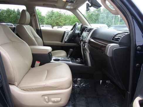 Certified 2022 Toyota 4Runner Limited AWD/4WD image 18