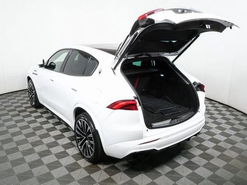 Used 2023 Maserati Grecale Modena image 32