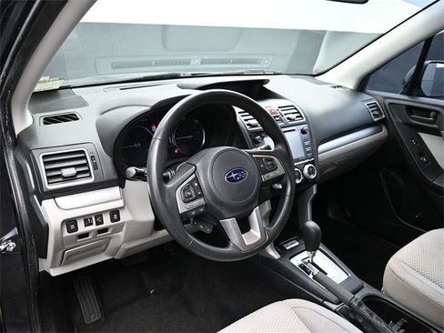 Used 2017 Subaru Forester 2.5i Premium image 13