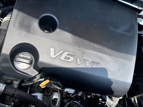 Used 2019 Chevrolet Traverse Premier AWD/4WD image 36