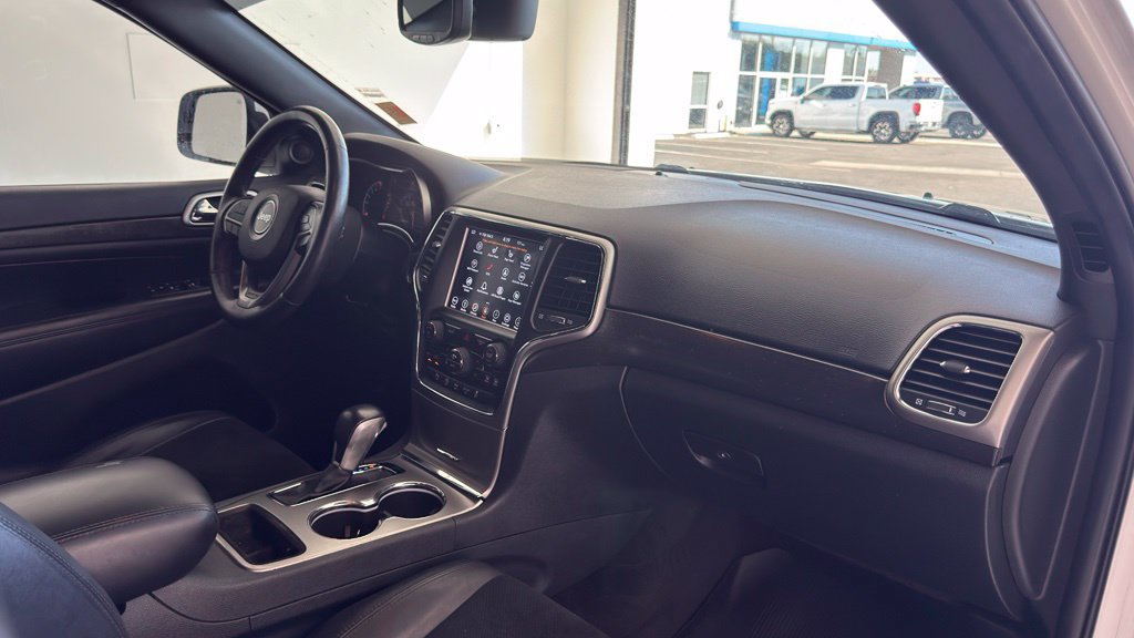 Used 2018 Jeep Grand Cherokee Altitude AWD/4WD image 39