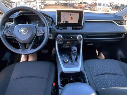 Used 2025 Toyota RAV4 XLE image 13