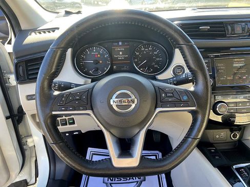 Used 2022 Nissan Rogue Sport SL w/ Premium Package image 13