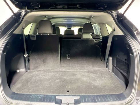 Used 2023 Toyota Highlander L image 34