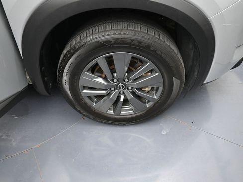Used 2024 Nissan Pathfinder SV image 23