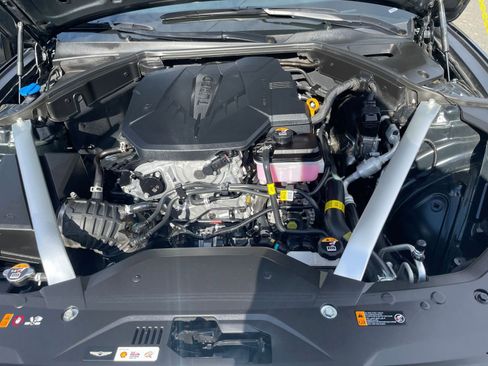 Used 2025 Genesis G70 2.5T image 32