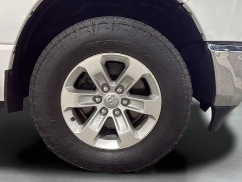 Used 2023 RAM 1500 Laramie AWD/4WD image 39