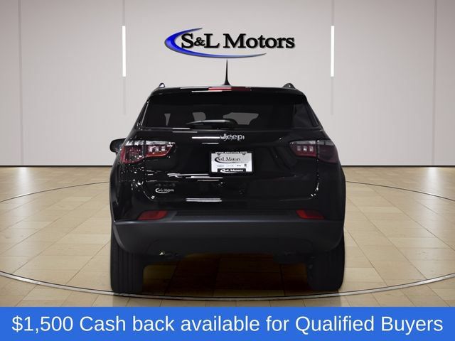 New 2026 Jeep Compass Latitude w/ Sun and Sound Group AWD/4WD image 11