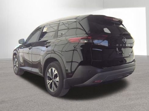Used 2023 Nissan Rogue SV w/ SV Premium B Package image 3
