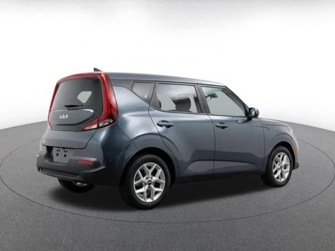 Used 2025 Kia Soul LX w/ LX Technology Package FWD image 9