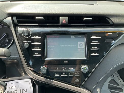 Used 2020 Toyota Camry SE FWD image 27
