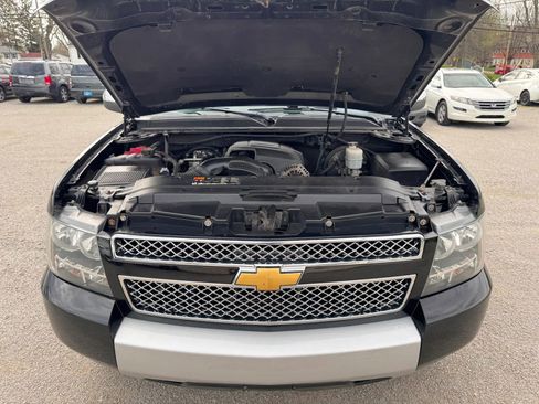 Used 2013 Chevrolet Avalanche LT AWD/4WD image 27