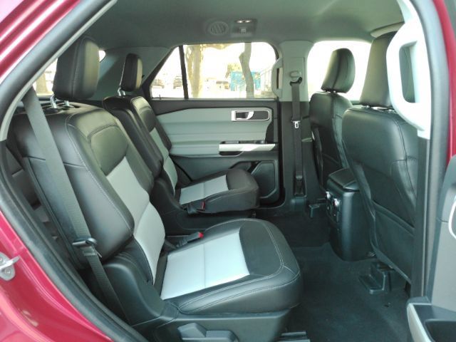 Used 2023 Ford Explorer XLT w/ Equipment Group 202A AWD/4WD image 23
