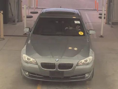 Used 2012 BMW 528i Sedan image 3