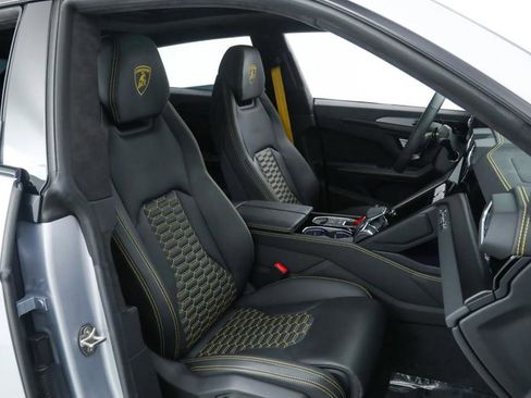 Used 2023 Lamborghini Urus S image 9
