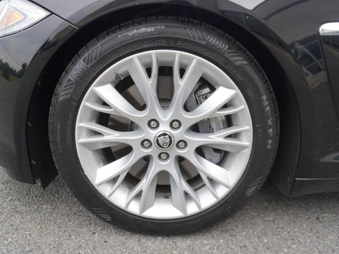 Used 2013 Jaguar XF 3.0 RWD image 27