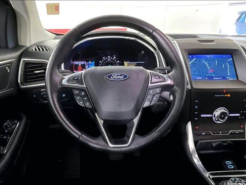 Used 2020 Ford Edge Titanium image 5