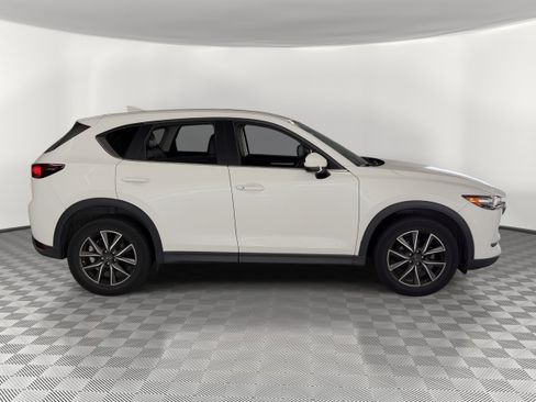 Used 2018 MAZDA CX-5 Touring w/ Preferred Equipment Package FWD image 8
