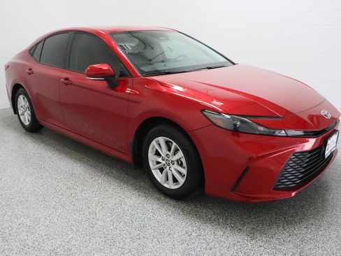 Certified 2025 Toyota Camry LE w/ Convenience Package image 4