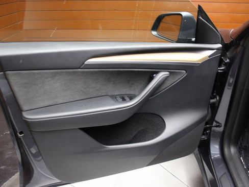 Used 2023 Tesla Model Y Long Range image 24