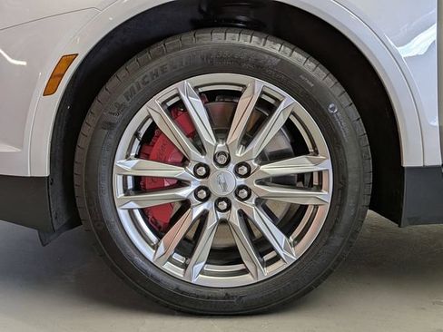 Certified 2024 Cadillac XT5 Sportv w/ LPO, Floor Liner Package AWD/4WD image 29