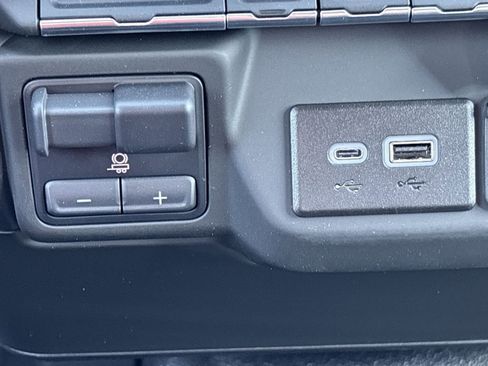 New 2025 GMC Sierra 3500 Pro image 5