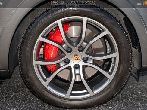 Used 2023 Porsche Cayenne GTS w/ Premium Package Plus image 43